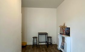 Appartement De Charme Tout Equipe A Paris, Pour 4 Personnes, 2 Grands Lits
